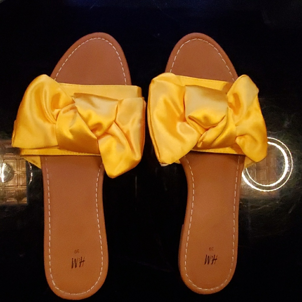 H&M Womens Slides Yellow Bow and Beige Sole
